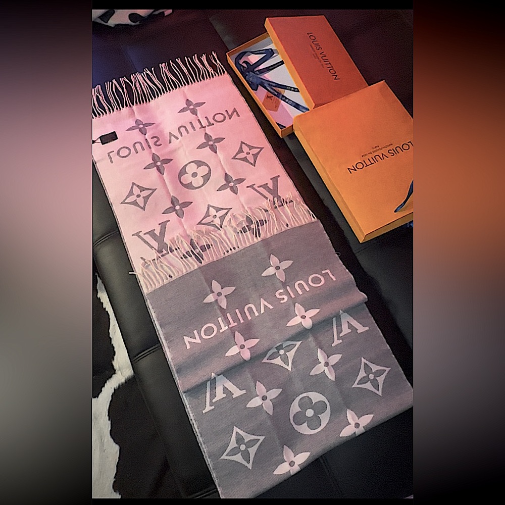 Louis Vuitton White and Gray Monogram Silk Scarf